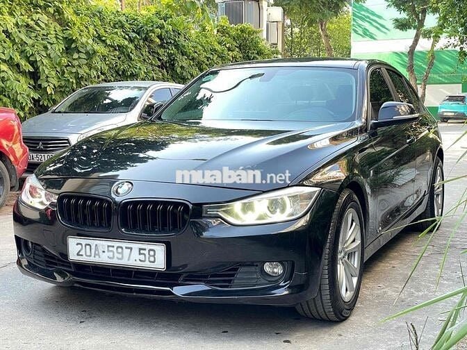 BMW 320i đời 2012 series 3 màu đen nội thất kem