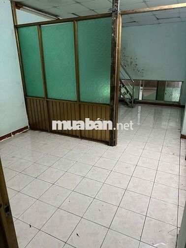 Nhà mặt tiền đường, 70m2, 1 trệt 1 lửng, đường Bến Bình Đông