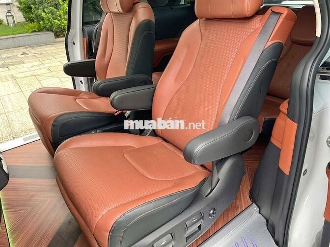 Kia Carnival 2023 Signature 2.2D Lên 100tr đồ chơi