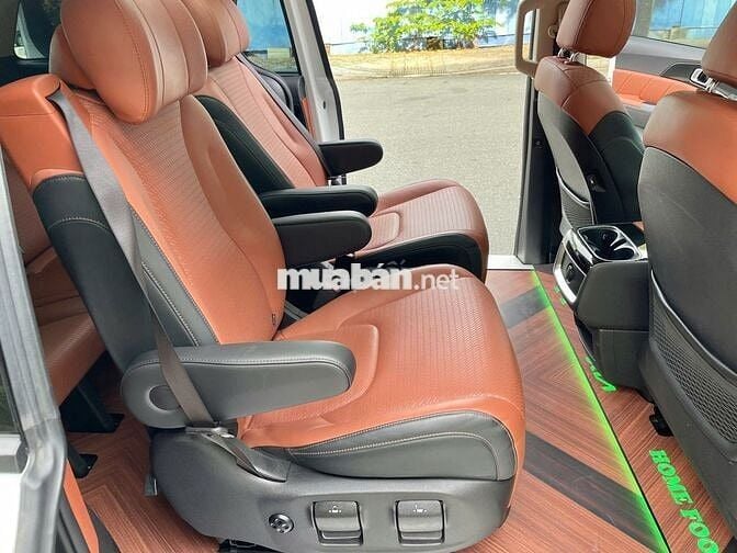 Kia Carnival 2023 Signature 2.2D Lên 100tr đồ chơi