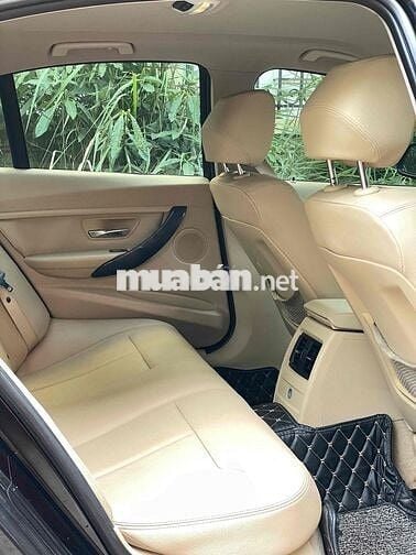 BMW 320i đời 2012 series 3 màu đen nội thất kem