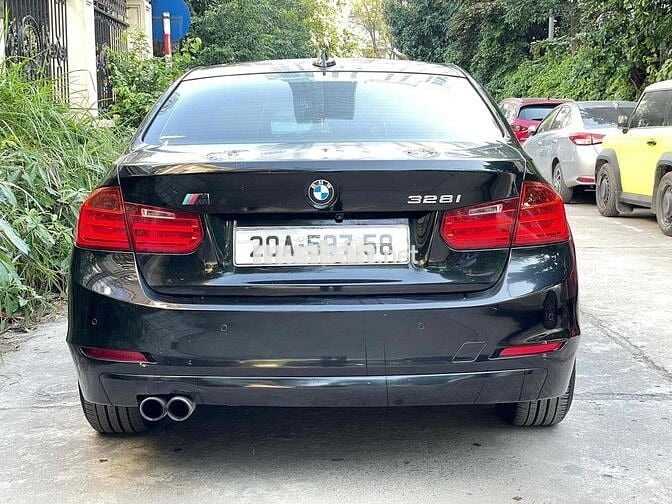 BMW 320i đời 2012 series 3 màu đen nội thất kem