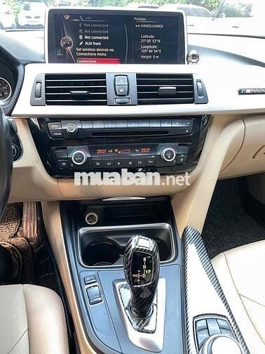 BMW 320i đời 2012 series 3 màu đen nội thất kem