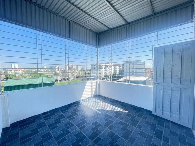 Bán nhà Quỳnh Đô 50m2 x 5 tầng, mặt tiền 4.5m, ngõ ô tô, giá 6.5 tỷ