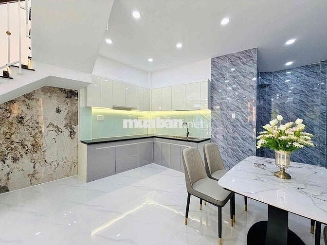 Nhà Đẹp Giá Tốt Hẻm Một Sẹt Tặng Full Nội Thất Ngay Tại Trung Tâm Trịn