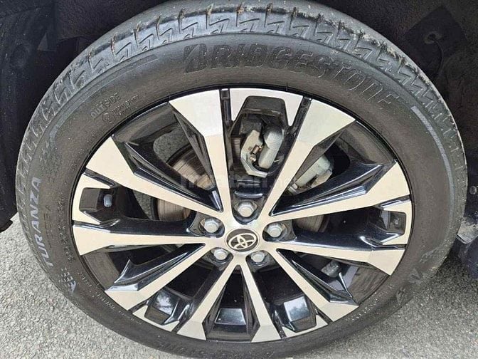 Toyota Veloz Cross 1.5 CVT TOP 2023,gia đình sử dụng mới 98%.