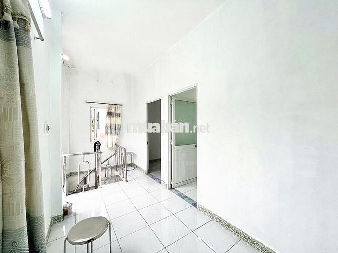 Nhà nguyên căn 2 mặt tiền 128m2, 3 phòng ngủ Quận 10