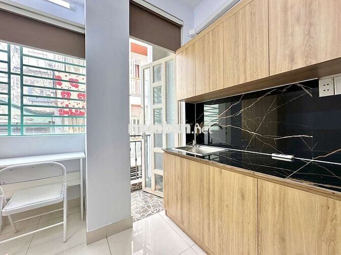 Trống phòng ban công thoáng - 30m2 - Full nội thất - Giá hạt dẻ