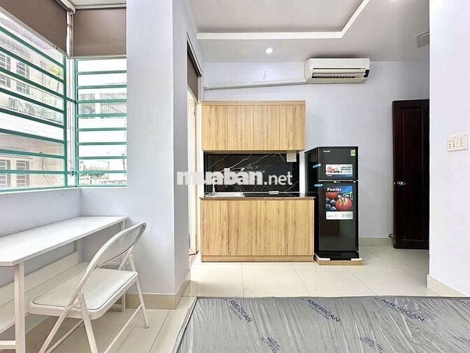 Trống phòng ban công thoáng - 30m2 - Full nội thất - Giá hạt dẻ