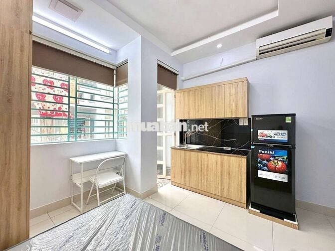 Trống phòng ban công thoáng - 30m2 - Full nội thất - Giá hạt dẻ