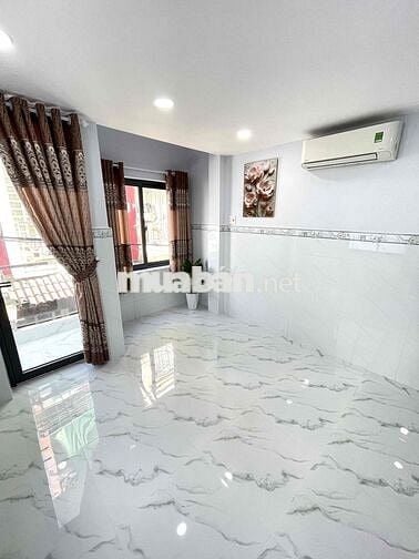 Chính chủ bán Nhà Lạc Long Quân mới đẹp, 3 tầng, 2 phòng ngủ, 3 toilet