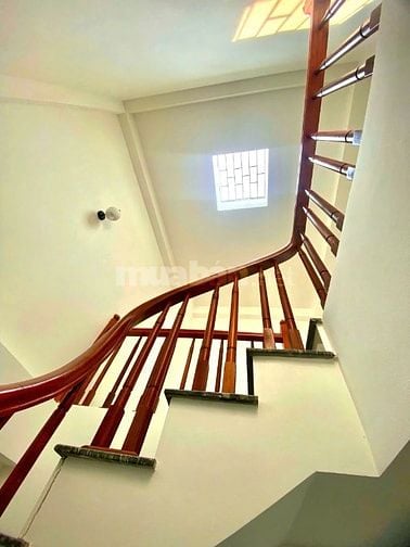 BÁN NHÀ NGÕ 98 ĐÀM QUANG TRUNG, FULL NỘI THẤT (35m2 – GIÁ 7 TỶ 9)