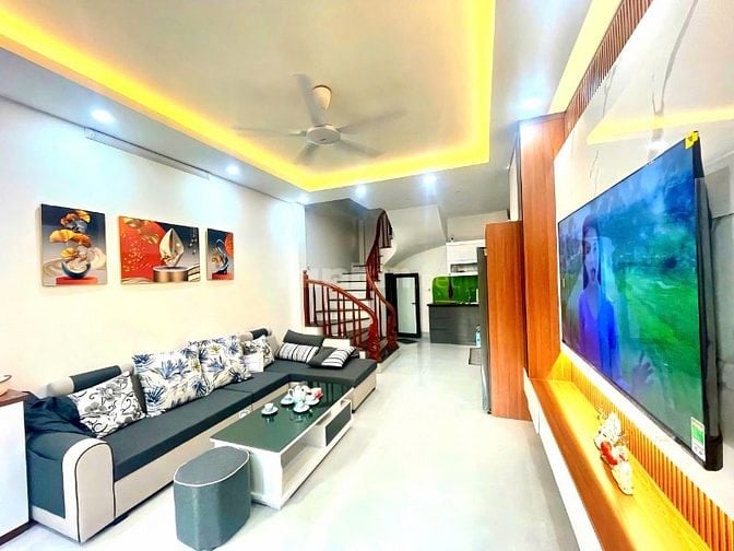 BÁN NHÀ NGÕ 98 ĐÀM QUANG TRUNG, FULL NỘI THẤT (35m2 – GIÁ 7 TỶ 9)