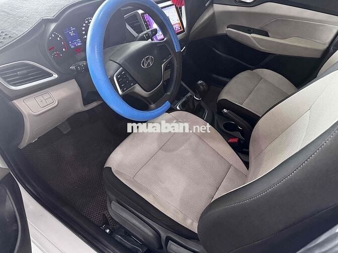 Hyundai Accent màu Trắng