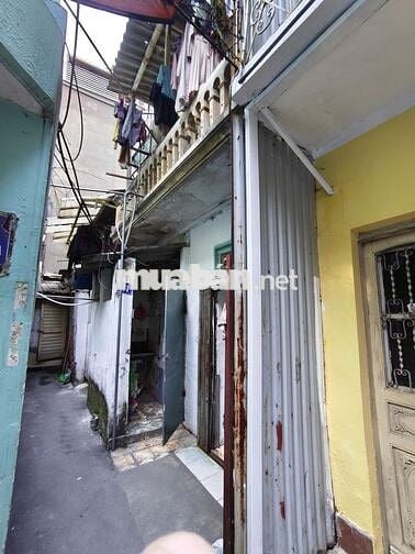 BÁN ĐẤT TẶNG NHÀ Ngõ 678 Đường Láng - 20m ra đường lớn