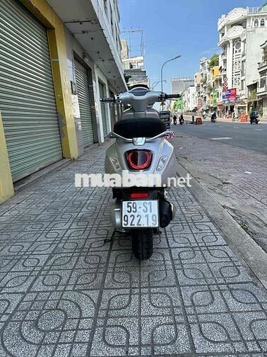 Vespa up ful led đời mới + kiểng nhẹ chính chủ ạ !
