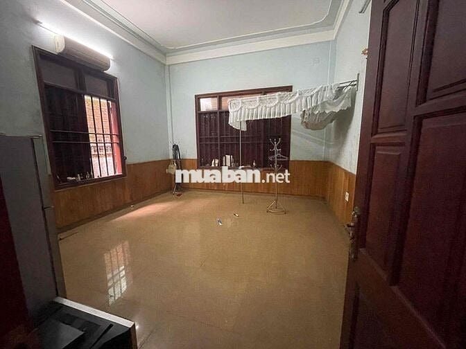 Nhờ A/e Mô Giới hỗ trợ bán Căn biệt thự 2 Mặt Tiền Nở Hậu