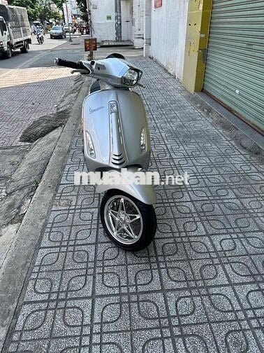 Vespa up ful led đời mới + kiểng nhẹ chính chủ ạ !