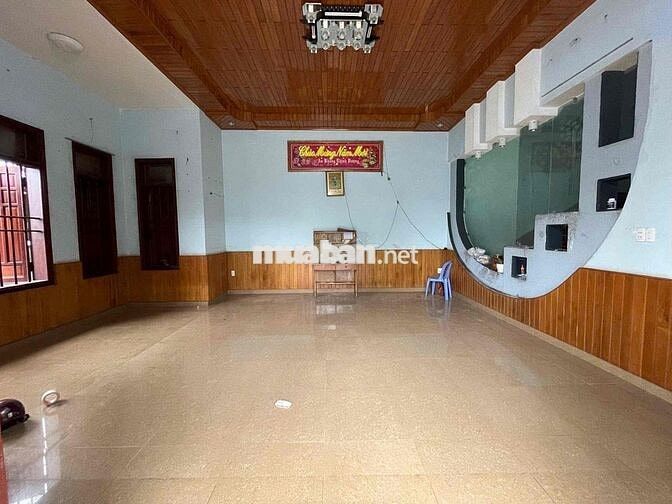 Nhờ A/e Mô Giới hỗ trợ bán Căn biệt thự 2 Mặt Tiền Nở Hậu