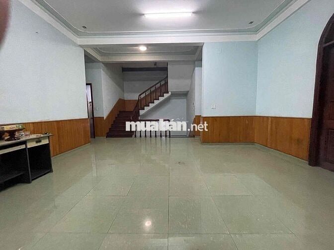 Nhờ A/e Mô Giới hỗ trợ bán Căn biệt thự 2 Mặt Tiền Nở Hậu