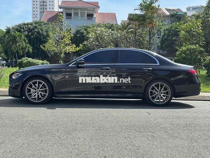 Mercedes-Benz E300 AMG 2022 Đen 16666 km