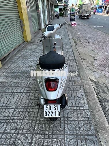 Vespa up ful led đời mới + kiểng nhẹ chính chủ ạ !