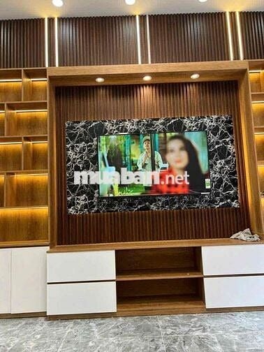 Cho thuê nhà đường Bui Quang Là truoc trường học Tân Sơn Dt 60 m 3 lầu