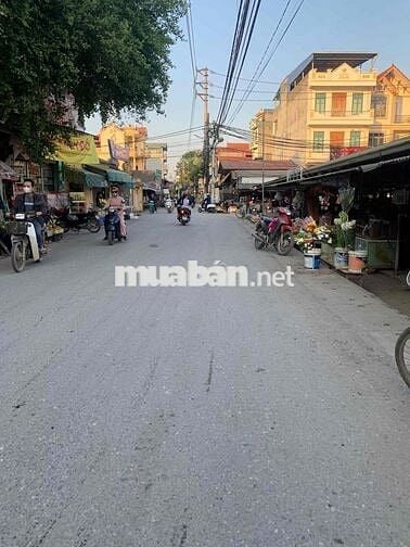 Bán mảnh đất gần chợ Mai Hiên, mặt tiền 4,8m, ngõ thông. Hơn 4 tỉ