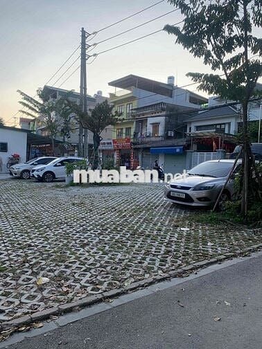 Bán mảnh đất gần chợ Mai Hiên, mặt tiền 4,8m, ngõ thông. Hơn 4 tỉ