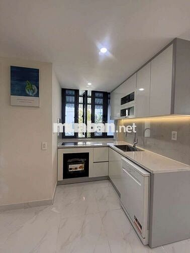 CĂN HỘ 2 PHÒNG NGỦ - 2WC - BAN CÔNG THOÁNG MÁT NGAY TRUNG TÂM QUẬN 7