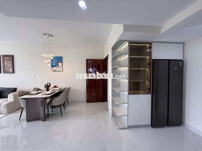 CĂN HỘ 2 PHÒNG NGỦ - 2WC - BAN CÔNG THOÁNG MÁT NGAY TRUNG TÂM QUẬN 7