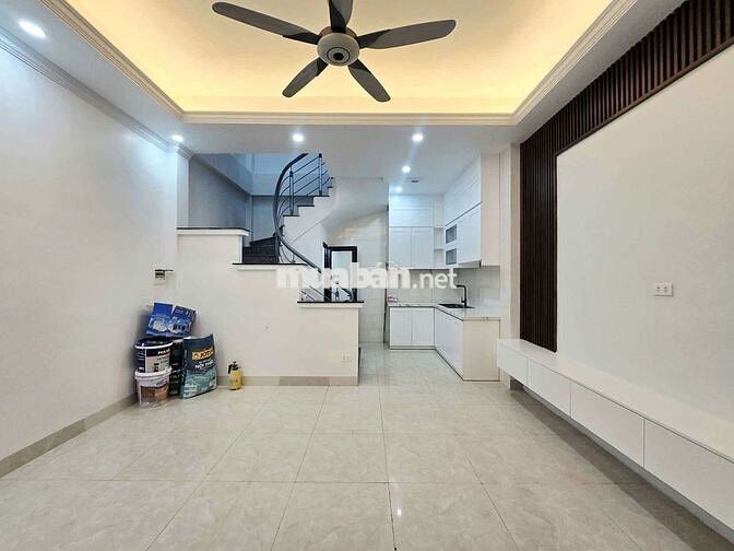 NHÀ CỰC HIẾM - 5 TẦNG - DT31M2 - DÂN XÂY CHẮC CHẮN -SỔ ĐỎ NHƯ HOA HẬU.