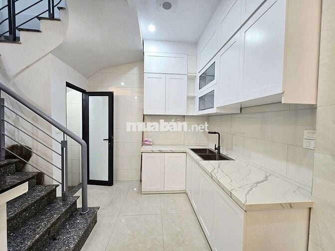 NHÀ CỰC HIẾM - 5 TẦNG - DT31M2 - DÂN XÂY CHẮC CHẮN -SỔ ĐỎ NHƯ HOA HẬU.