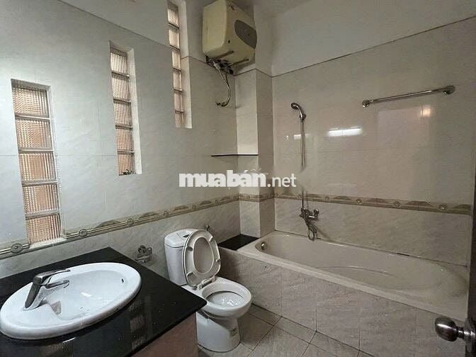 Cho Thuê Nhà Đường Đinh Bộ Lĩnh, Bình Thạnh ( CHO LÀM CHDV - CẢI TẠO )