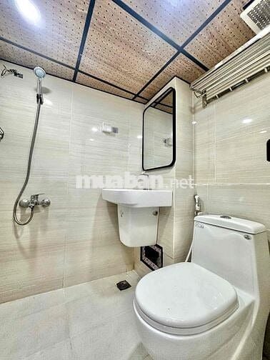 Ở NGAY! PHÒNG CỬA SỔ TRỜI SÁT NHÀ GA T3 CÓ THANG MÁY - NHÀ MẶT TIỀN