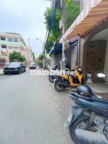 Cho Thuê Mặt Bằng Đường Trần Hữu Trang, Phú Nhuận ( MB Đẹp + 1 Phòng )