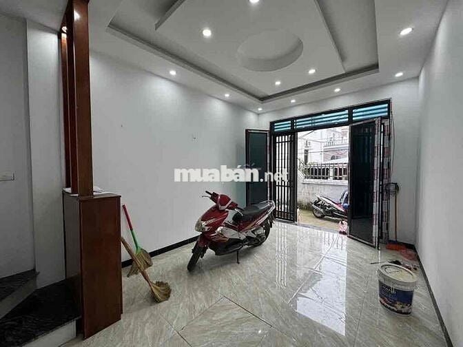 BÁN NHÀ ĐỊNH CÔNG. DIỆN TÍCH . 79.M2 . GIÁ 14.7.TỶ