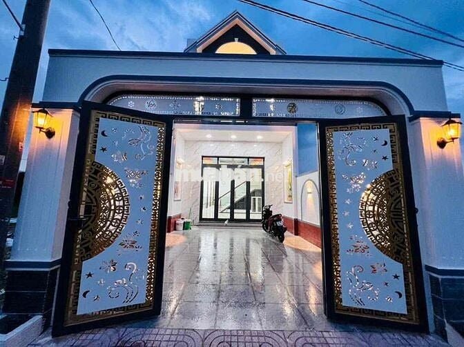 Bán nhà mặt tiền đường Đoàn Văn Diệu. cách chợ Bình Chánh 15p