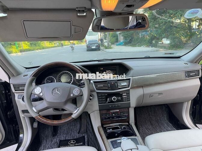 Mercedes Benz E Class 2011 E300 - 130000 km