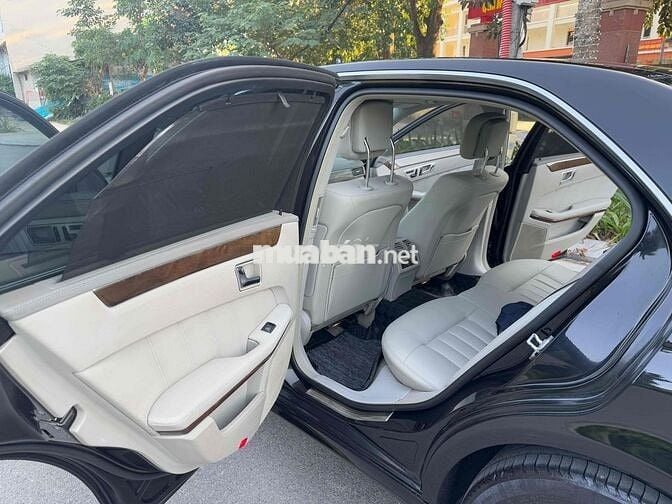 Mercedes Benz E Class 2011 E300 - 130000 km