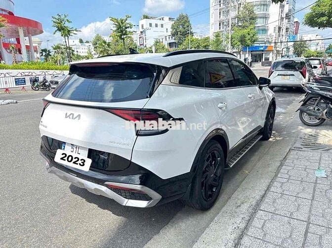 Kia Sportage 2023 Signature 1.6T AWD - 20000 km