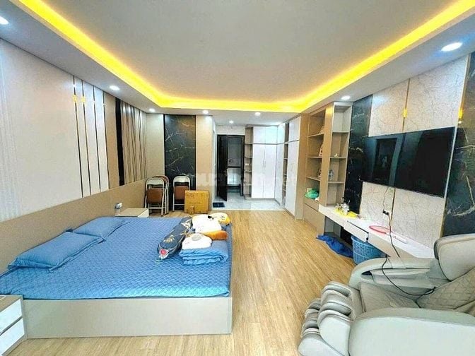 GẤP - Ba Đình - 50M - 7 Tầng - Mt 4,5M - đường hè 10M - Kd đỉnh