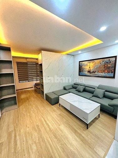 GẤP - Ba Đình - 50M - 7 Tầng - Mt 4,5M - đường hè 10M - Kd đỉnh