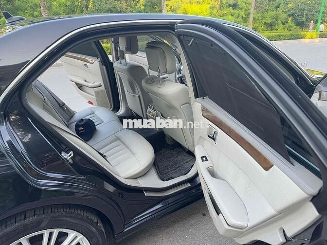 Mercedes Benz E Class 2011 E300 - 130000 km