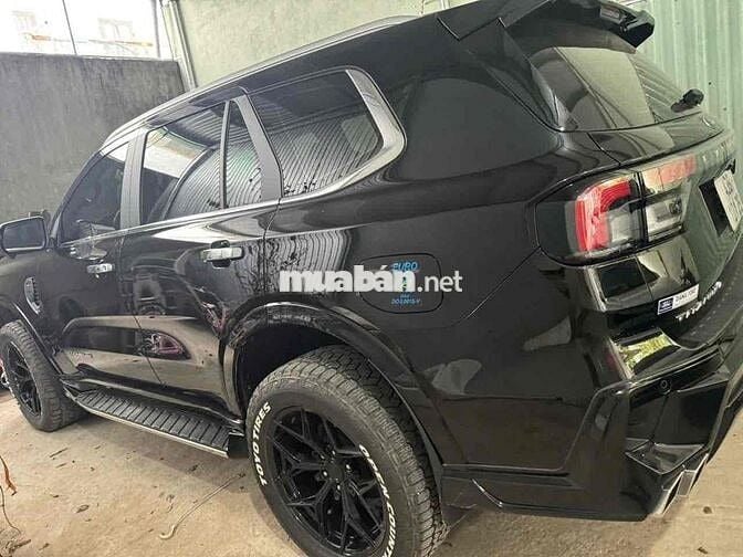 Ford Everest 2025 Titanium  bán nhanh trong tuần