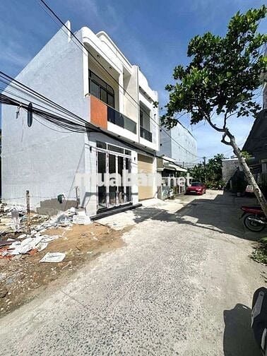 NHÀ 4 PHÒNG NGỦ + SÂN ĐẬU Ô TÔ - XÉO ĐA KHOA TRUNG ƯƠNG