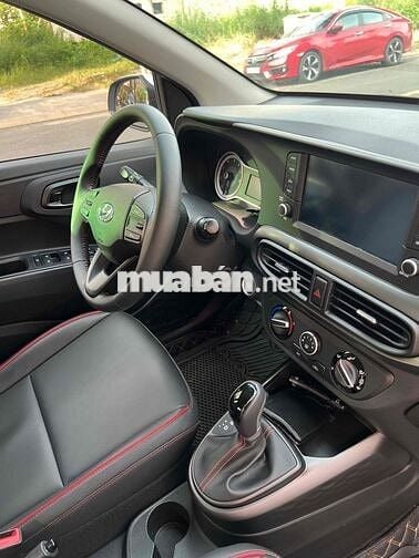 Ra Đi Hyundai Grand i10 2023 1.2 AT - 15000 km