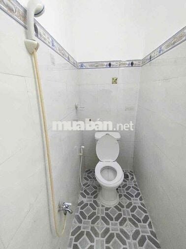 bán gấp nhà giá rẻ ngay ngã 4 gia bảo