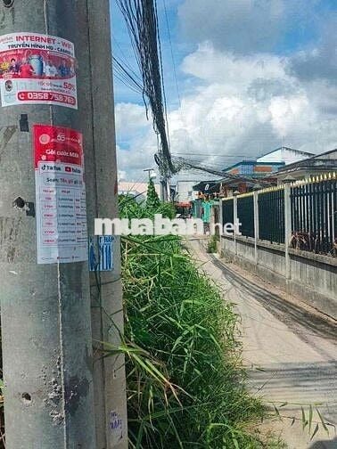 bán gấp nhà giá rẻ ngay ngã 4 gia bảo