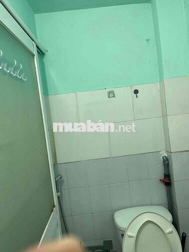 Cần cho thuê gấp nhà nguyên căn. đường Nguyên hồng. p11. bt